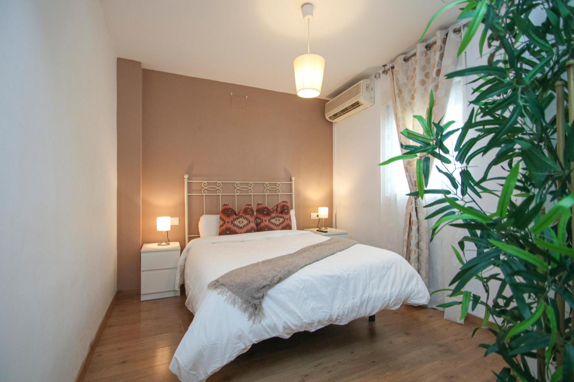 Spacious 2 Bedroom Apt In The Heart Of Triana Séville Extérieur photo