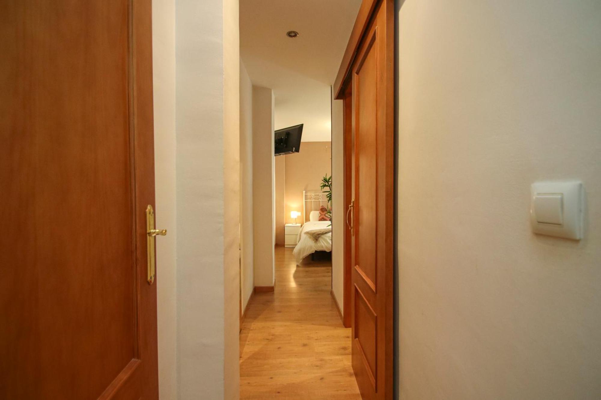 Spacious 2 Bedroom Apt In The Heart Of Triana Séville Extérieur photo