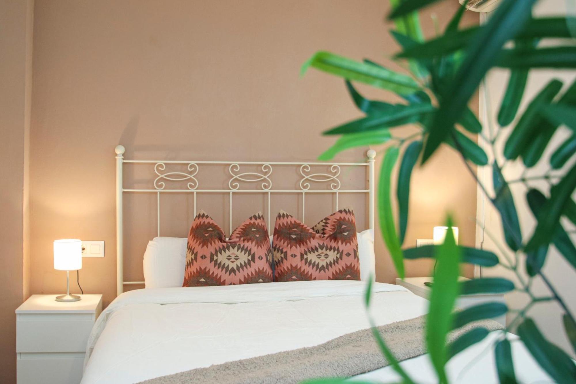 Spacious 2 Bedroom Apt In The Heart Of Triana Séville Extérieur photo