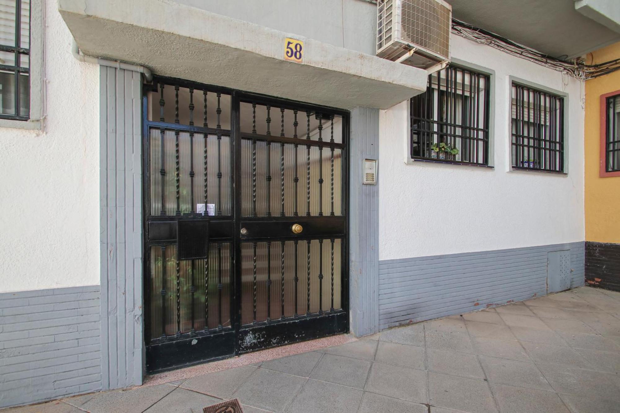 Spacious 2 Bedroom Apt In The Heart Of Triana Séville Extérieur photo